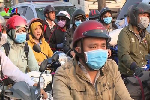 Giáp Tết, đường về miền Tây ùn tắc nghiêm trọng