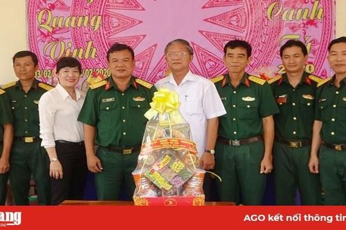 Chúc Tết lực lượng vũ trang huyện Tri Tôn