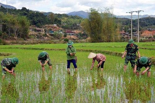 Tăng cường tình quân dân nơi biên giới