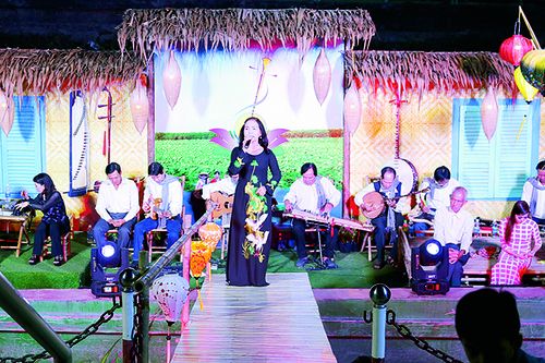 Vang mãi những tiến đờn, lời ca