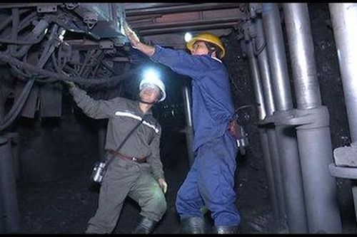 Viện Khoa học Công nghệ mỏ tập trung nghiên cứu cải thiện môi trường làm việc công nhân mỏ