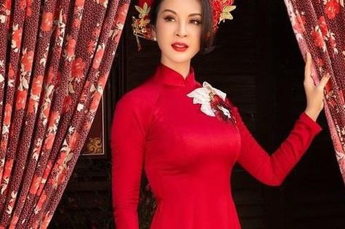 MC Thanh Mai của Sức sống mới chia sẻ kỷ niệm Tết thuở 'banh đũa, ô ăn quan'