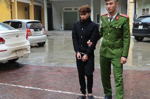Bắt giữ kẻ côn đồ hiếp dâm bạn cùng quê, đâm trọng thương người giải cứu