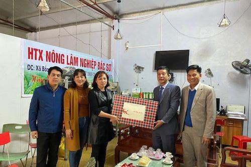 Sóc Sơn trao quà Tết Canh Tý 2020 cho 44.676 đối tượng chính sách