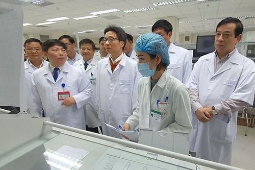 Phó Thủ tướng Vũ Đức Đam kiểm tra công tác ứng phó với bệnh viêm phổi cấp do vi rút Corona
