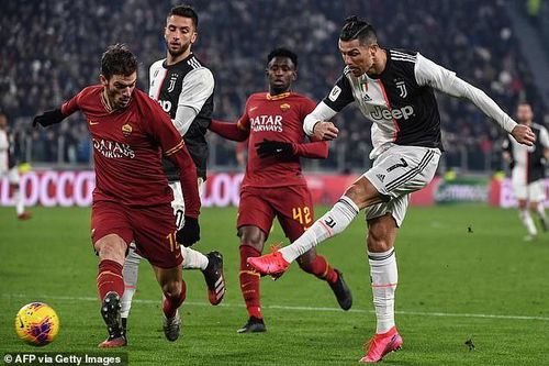 Phá lưới AS Roma, Ronaldo được CĐV gọi là... GOAT