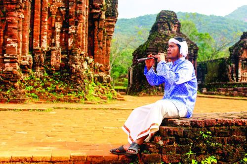 Giữ hồn kèn Chăm nơi Thánh địa