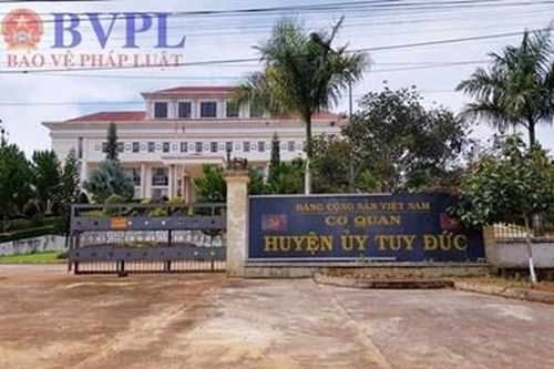 Cách hết chức vụ Chánh văn phòng Huyện ủy đánh lái xe đến nhập viện