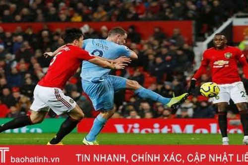 MU thất bại tủi hổ trên sân nhà, Tottenham nhọc nhằn thắng đội cuối bảng