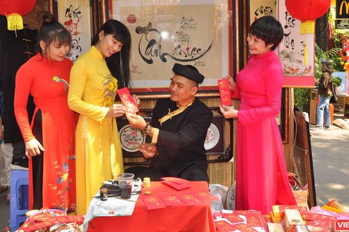 Thú chơi Tết sách thanh tao của người Sài Thành