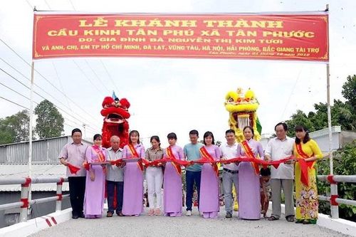 Năm 2019, Đội thi công cầu đường thiện nguyện huyện Lai Vung xây mới 59 cây cầu nông thôn