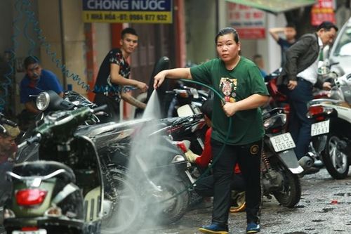 Giá rửa xe tăng chóng mặt ngày cuối năm