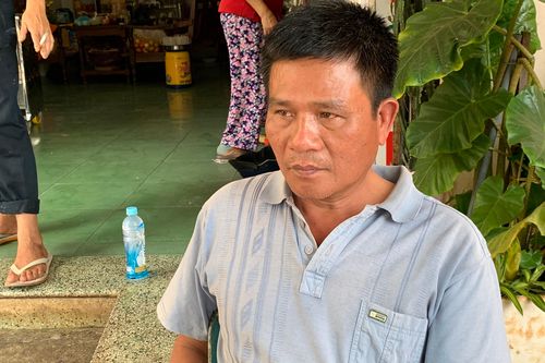 Giấu pháo lậu trong thùng bia rồi dùng xe máy vận chuyển
