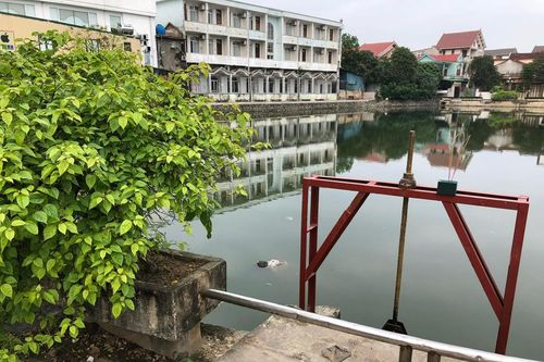 Hà Tĩnh: Một thi thể nam giới nổi lềnh phềnh giữa trung tâm thành phố