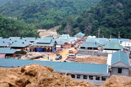 Bản làng nơi 15 người bị lũ cuốn trôi có nhà mới