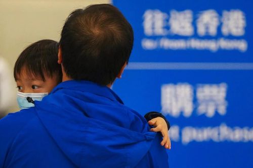 Không khí lạnh khiến virus corona lây lan mạnh