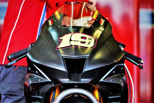 Honda CBR1000RR-R phiên bản đua - nhẹ và mạnh hơn