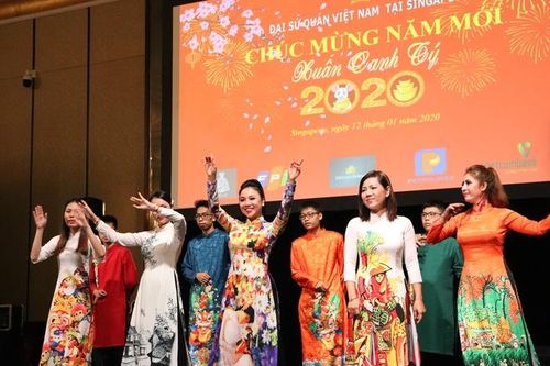 Sinh viên Việt Nam đón Tết ở đảo quốc sư tử