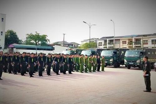 Huy động 1.500 cảnh sát chống 'pháo tặc' đêm giao thừa