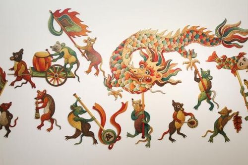 Họa sĩ Xuân Lam vẽ lại tranh dân gian Việt: 'Chuột múa rồng' - Sống dậy Tết Việt xưa