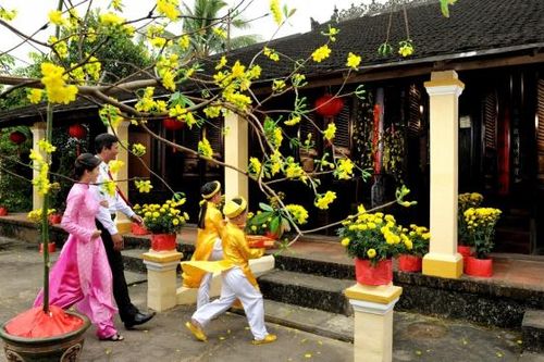 Xông đất đầu năm - nét đẹp văn hóa Việt