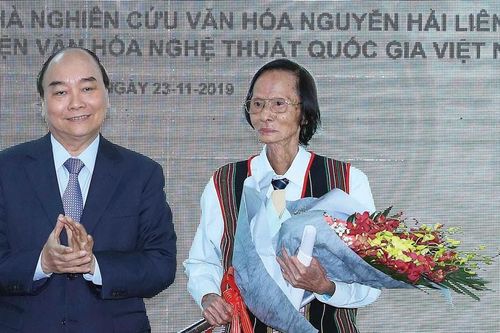 Văn hóa dân gian - 'Mã định danh' hội nhập thế giới