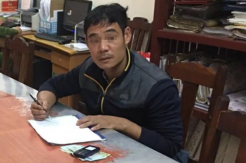 Đi làm không có tiền Tết mang về cho vợ, người đàn ông dựng hiện trường bị cướp