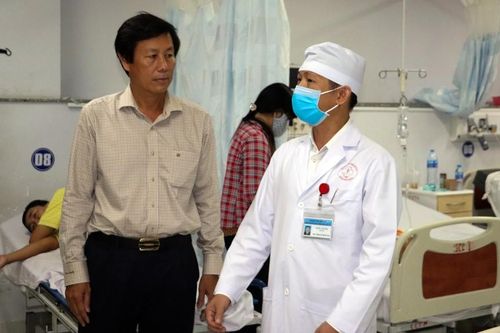 Nhiều tỉnh thành họp khẩn chống bệnh viêm phổi do virus Corona