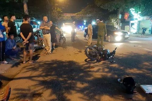 Nghệ An: Xe máy đấu đầu, hai người nguy kịch