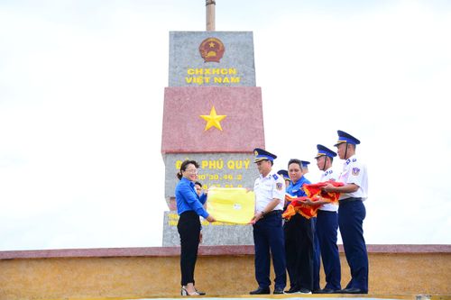Đồng hành tích cực, nghĩa tình với ngư dân