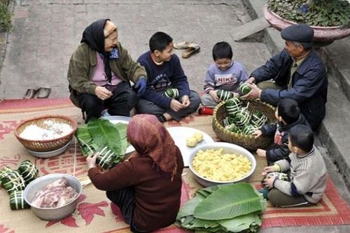 Dân tộc nào ở Việt Nam không ăn uống vào ngày 30 Tết?