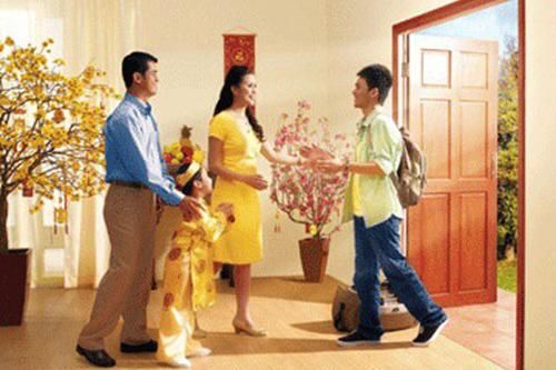 Xông đất đầu năm nhớ 3 điều kiêng kỵ này để gia chủ phát tài, cả năm chỉ việc ngồi rung đùi đếm tiền