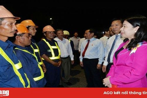 Lãnh đạo tỉnh An Giang chúc Tết các đơn vị làm việc trong đêm giao thừa Xuân Canh Tý 2020
