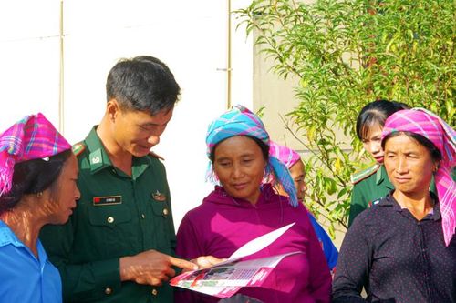 Ấm tình quân dân nơi ngã ba biên giới