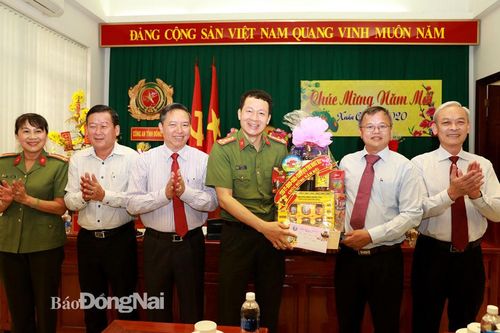 Lãnh đạo tỉnh thăm, động viên và chúc Tết cán bộ, chiến sĩ lực lượng vũ trang tỉnh