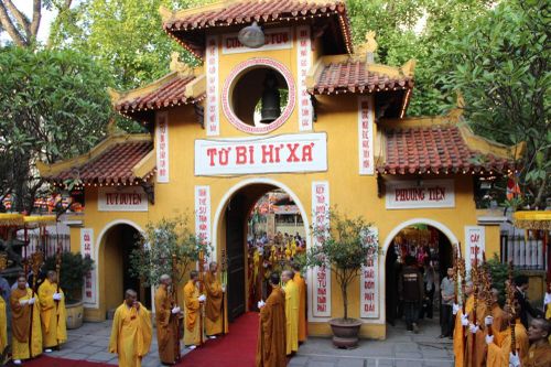 Đi lễ chùa thế nào cho đúng không phải ai cũng biết