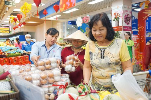 Thị trường ngày 30 Tết: Giá dịch vụ rửa xe tăng cao đột biến