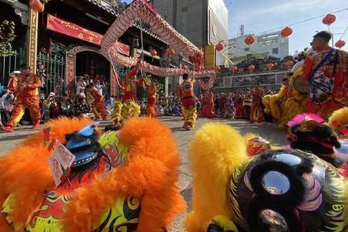 Mãn nhãn với màn 'khai quang điểm nhãn' ở Sài Gòn