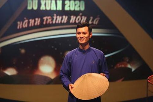 Du xuân - Hành trình nón lá