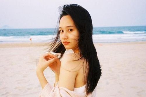 'Mắt biếc' Trúc Anh: 'Buồn thật, không có ai tán tỉnh tôi hết'