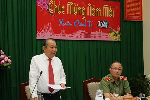 Phó Thủ tướng Thường trực thăm, chúc Tết lực lượng vũ trang tại TPHCM