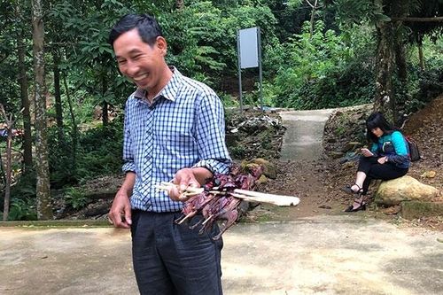 Độc đáo đặc sản chuột núi ngày Tết của đồng bào Dao Tiền Đà Bắc