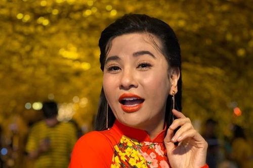 Cát Phượng 'than' không có tiền, thức xuyên đêm dọn dẹp nhà ngày 29 Tết