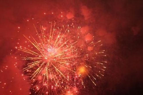 Huế: Lung linh sắc màu pháo hoa đêm giao thừa 2020