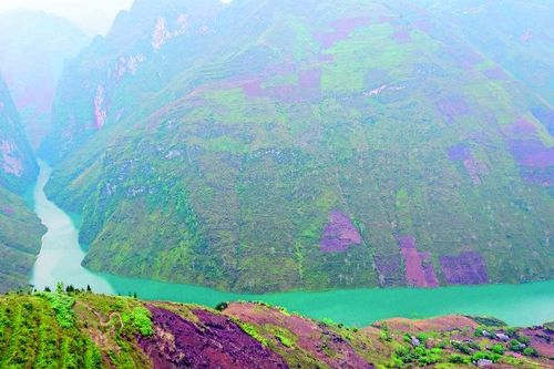 Thiêng liêng cực Bắc Tổ quốc