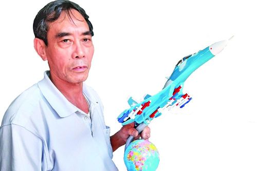 Xưởng sản xuất 'máy bay chiến đấu' độc nhất Việt Nam