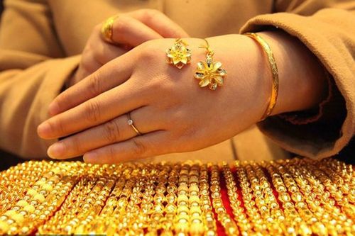 Vàng tăng giá lên 50 triệu/lượng, 'vô cảm' trước món lợi lớn