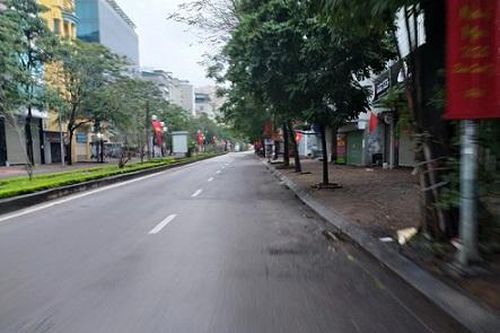 Hà Nội, đường phố yên bình sáng mồng 1 Tết