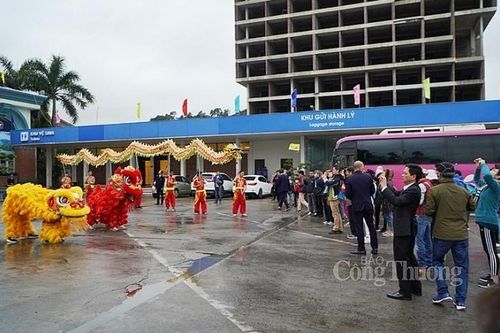 Quảng Ninh đón những vị khách đầu tiên năm Canh Tý