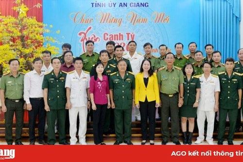 Lực lượng vũ trang và Hội Tương tế người Hoa tỉnh chúc Tết Tỉnh ủy An Giang đầu năm mới